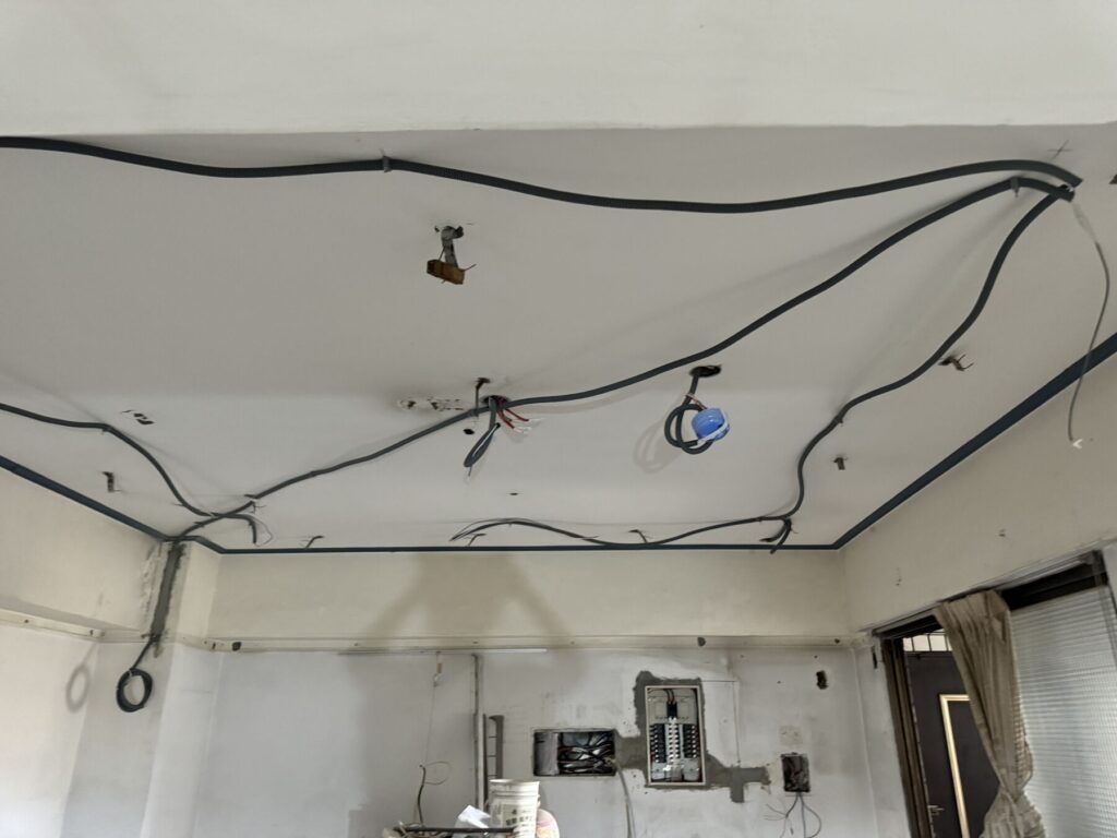 老屋翻新水電重拉與基礎工程施工示意